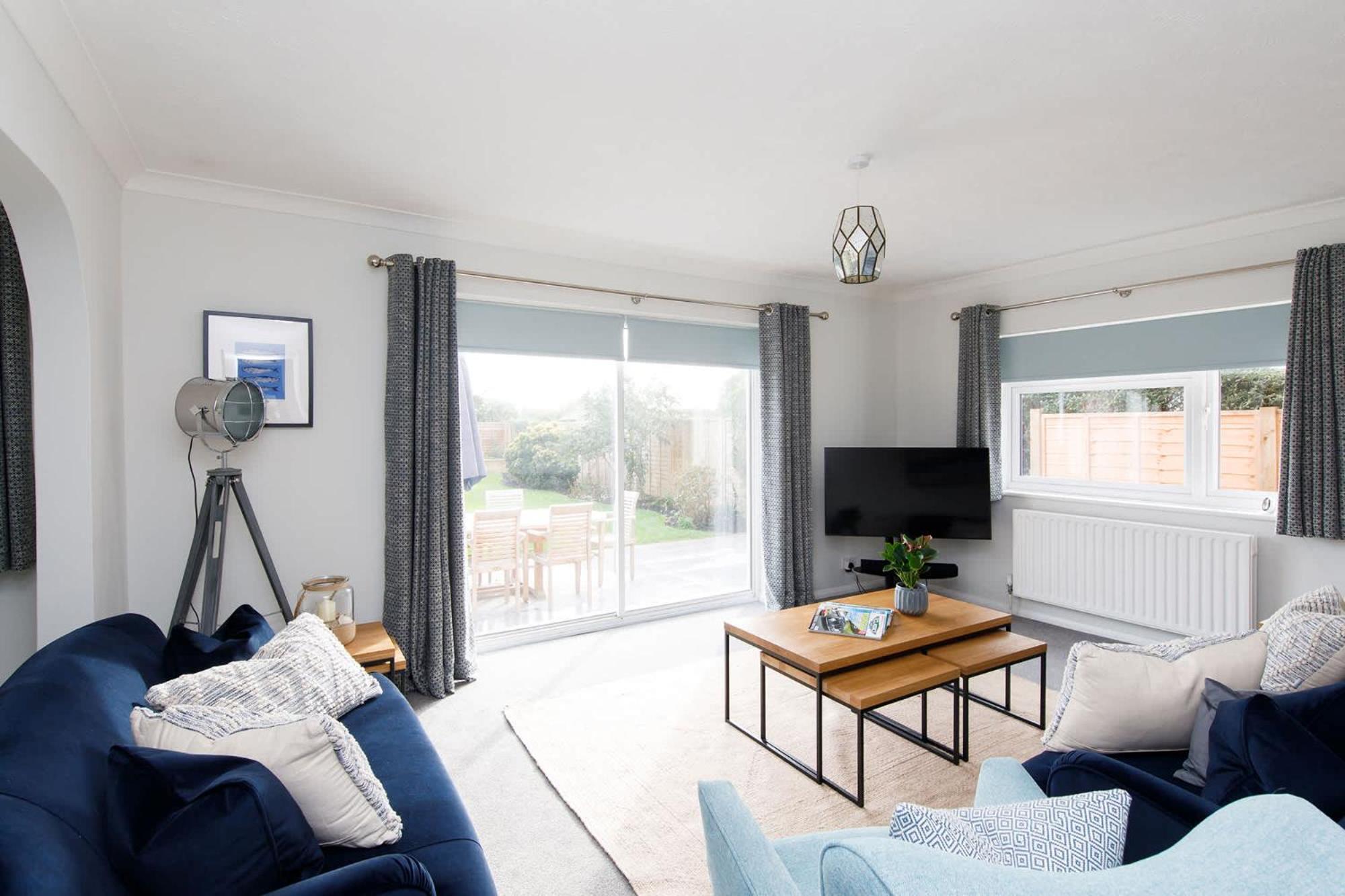 Spacious Home For 8 In Witterings - Walk To Beach East Wittering Exteriör bild